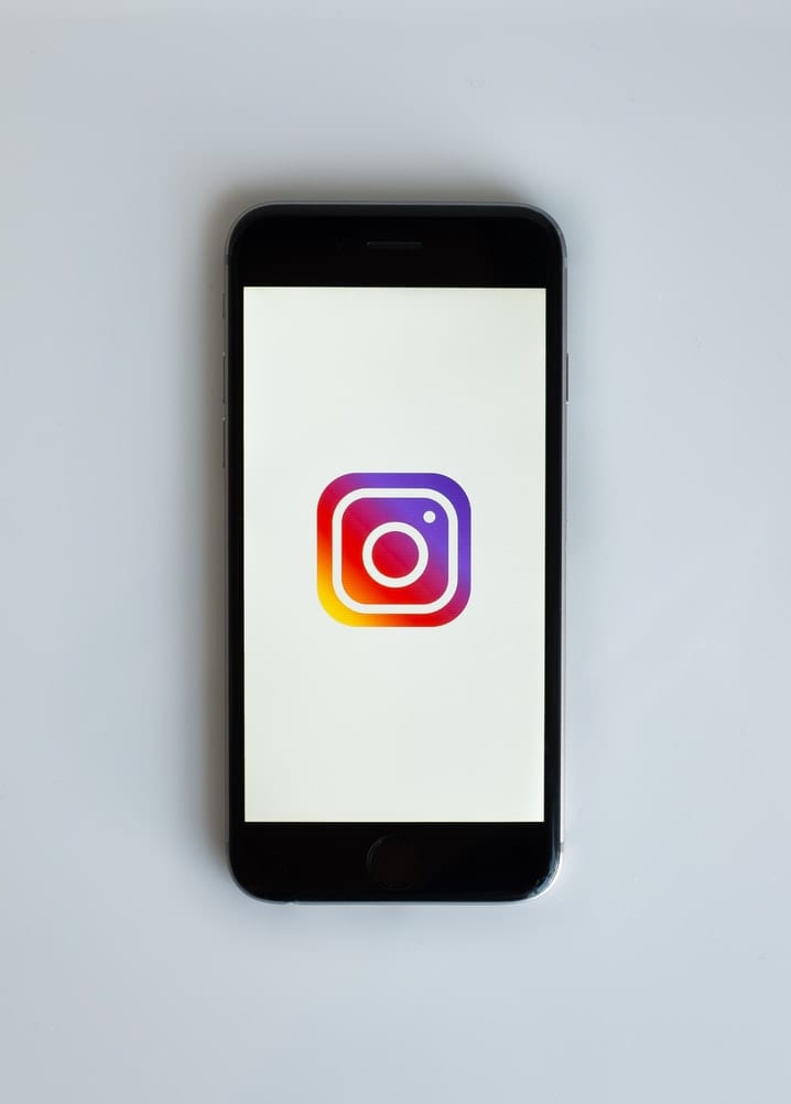 Jak seskupit chat s více uživateli Instagramu