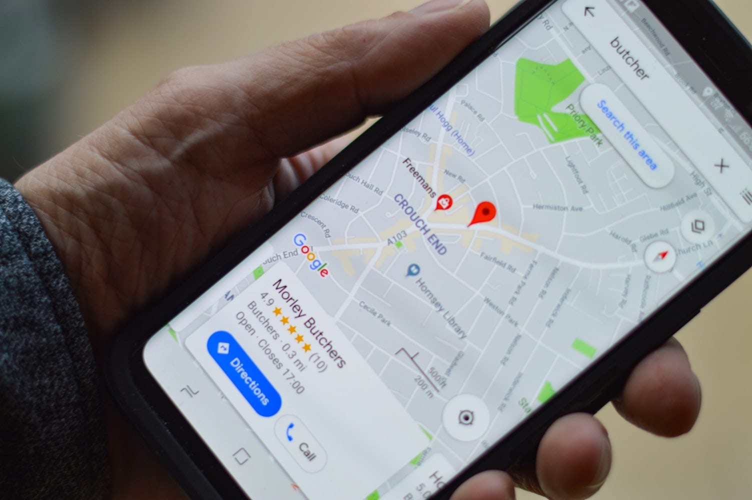 Jak přiblížit Mapy Google jedním prstem