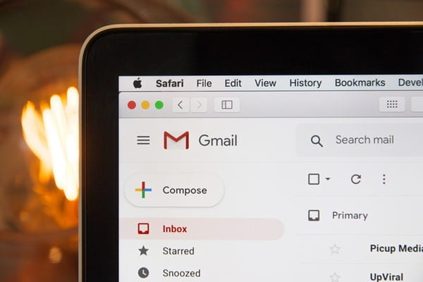 Sådan tømmes mapper permanent i Gmail
