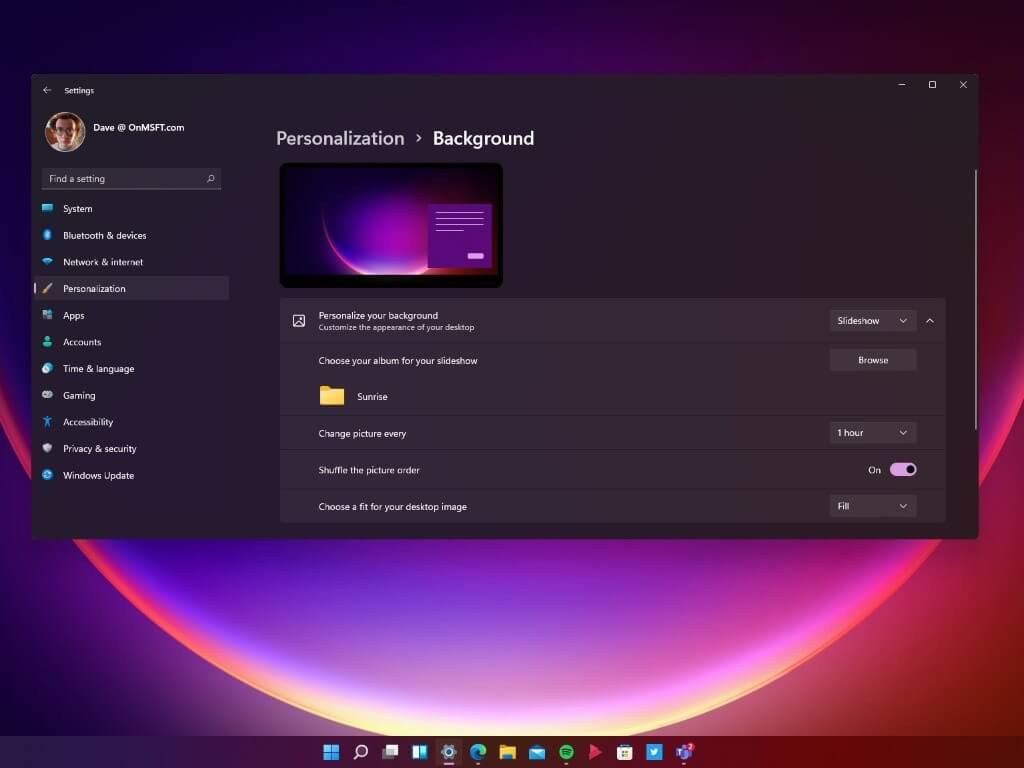 Kaip pakeisti foną ir padaryti, kad darbalaukis atrodytų išskirtinai „Windows 11“.