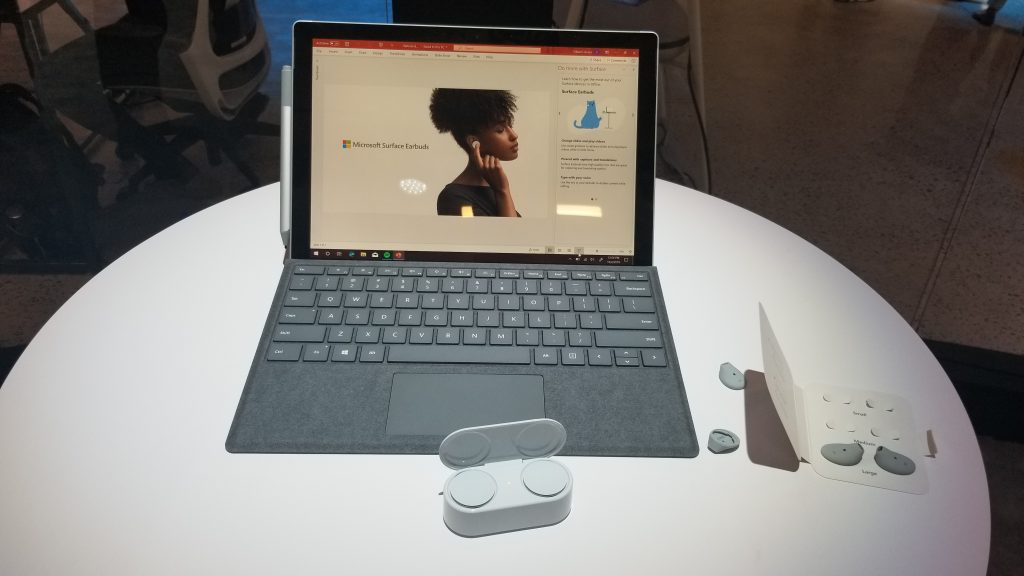 A Surface Earbuds használata a Microsoft 365-tel