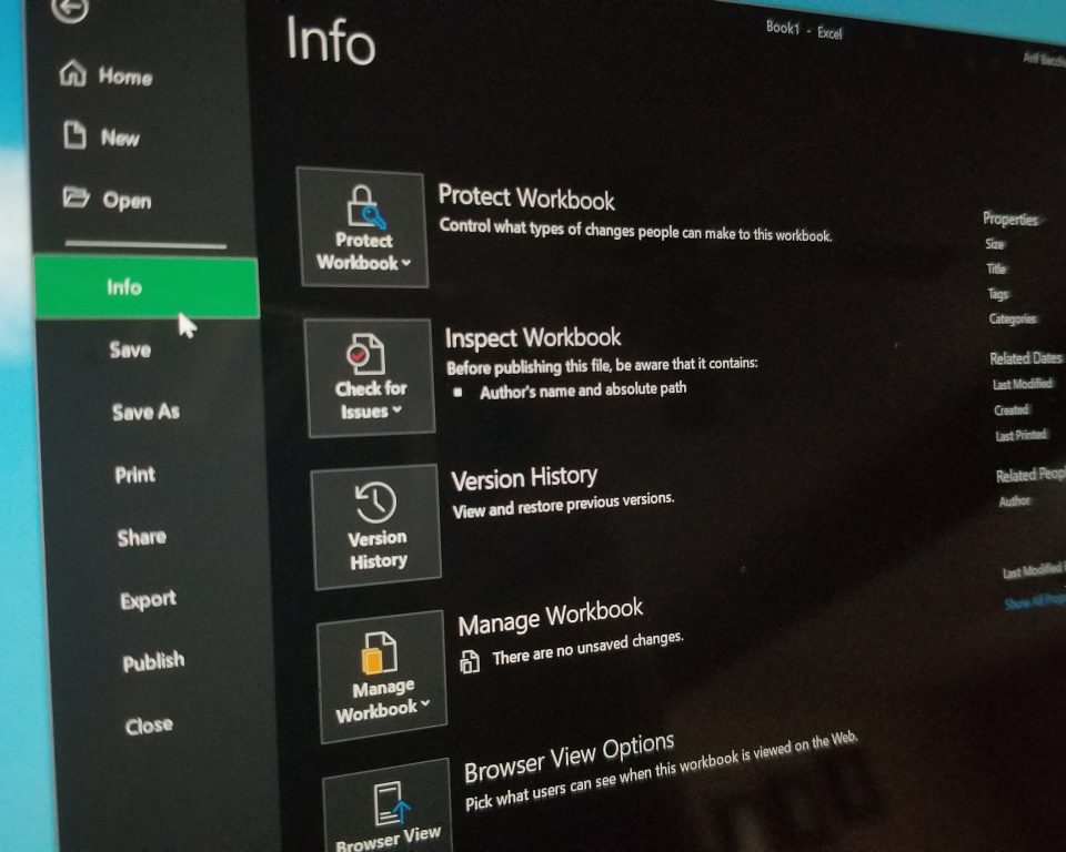 Hur du aktiverar och konfigurerar mörkt läge i Office 365 på Windows 10