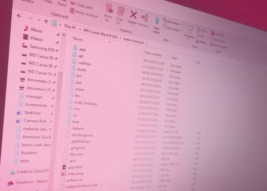 Kuidas panna Windows 10s File Explorer näitama tiitliribal täielikku kataloogi teed