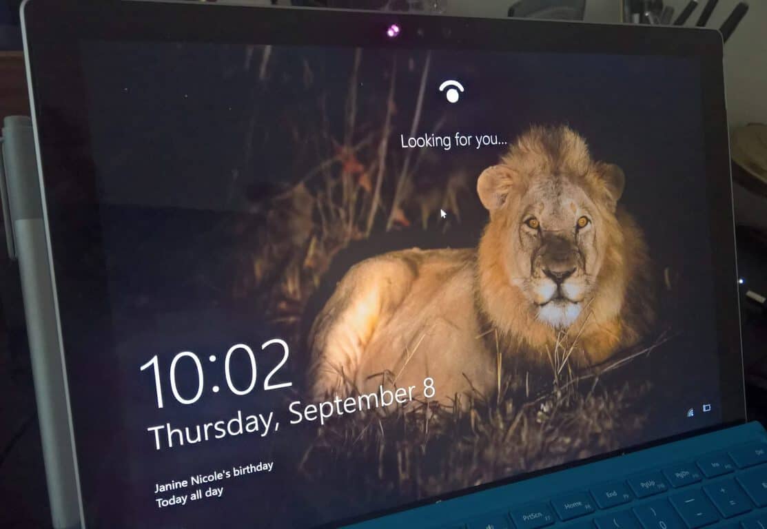 Kako onemogočiti zaklenjeni zaslon sistema Windows 10s in skočiti naravnost na poziv za geslo