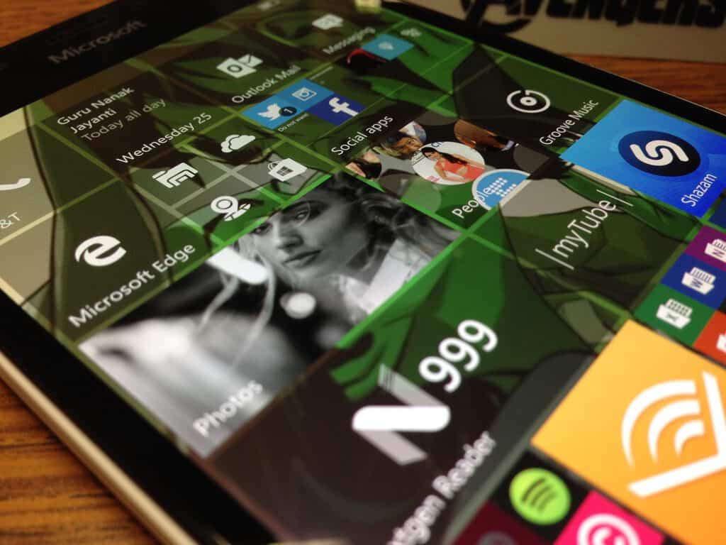 Lumia 950: Kako dobiti 4 stolpce ploščic na domačem zaslonu