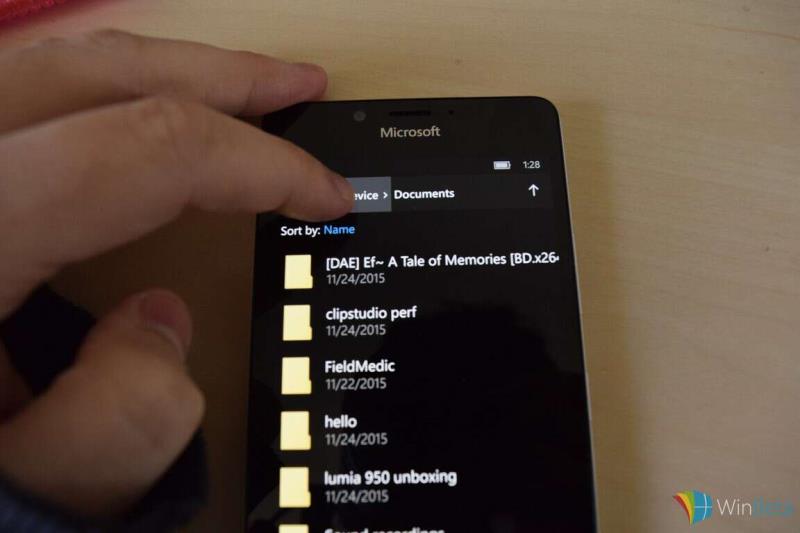 Potopite se v File Explorer v operacijskem sistemu Windows 10 Mobile z Lumio 950