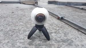 Преглед на Samsung Gear 360: Страхотна 360-градусова камера, но работи добре само с Galaxy телефони