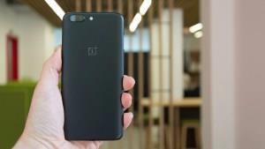 „OnePlus 5“ apžvalga: „OnePlus 5T“ yra dar geresnis, kai kaina nedidėja