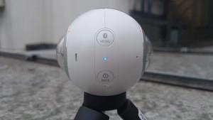 Samsung Gear 360 -arvostelu: Upea 360 asteen kamera, mutta se toimii hienosti vain Galaxy-puhelimien kanssa