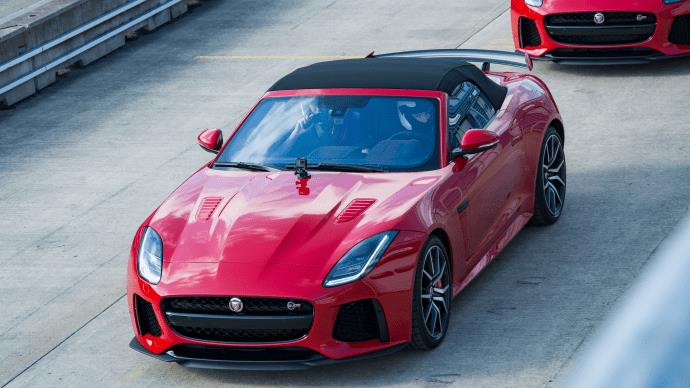 Vozimo Jaguar F-Type SVR 2018