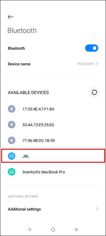 Kako združiti slušalke JBL z osebnim računalnikom, mobilno napravo ali tablico
