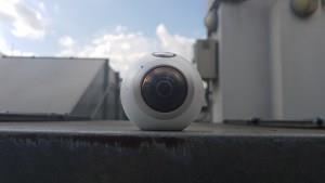 Samsung Gear 360 anmeldelse: Et flott 360-graders kamera, men det spiller bare pent med Galaxy-telefoner