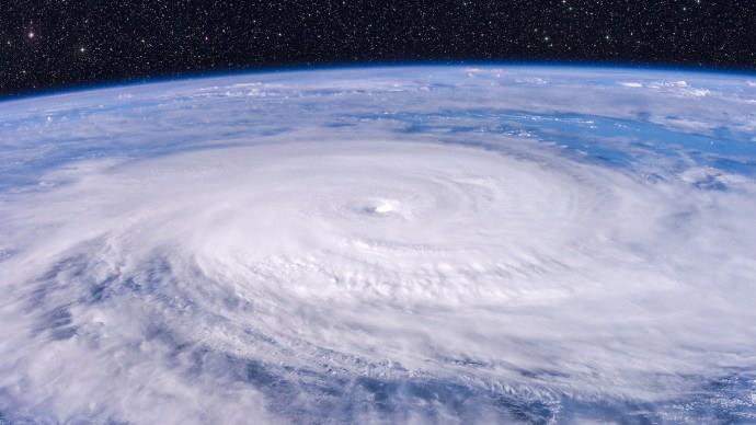 Väder i Storbritannien: Met Office varnar för stormen Hector är på väg mot Storbritannien, men var kommer Storm-namnen ifrån?