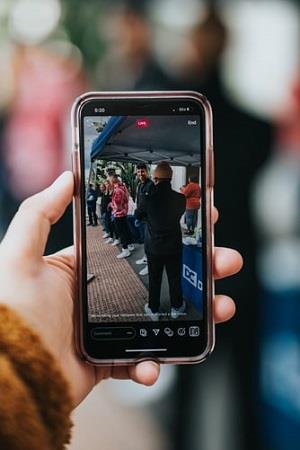 Může být Facebook Live vysílán soukromě?