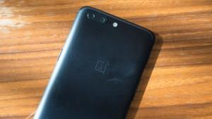 „OnePlus 5“ apžvalga: „OnePlus 5T“ yra dar geresnis, kai kaina nedidėja