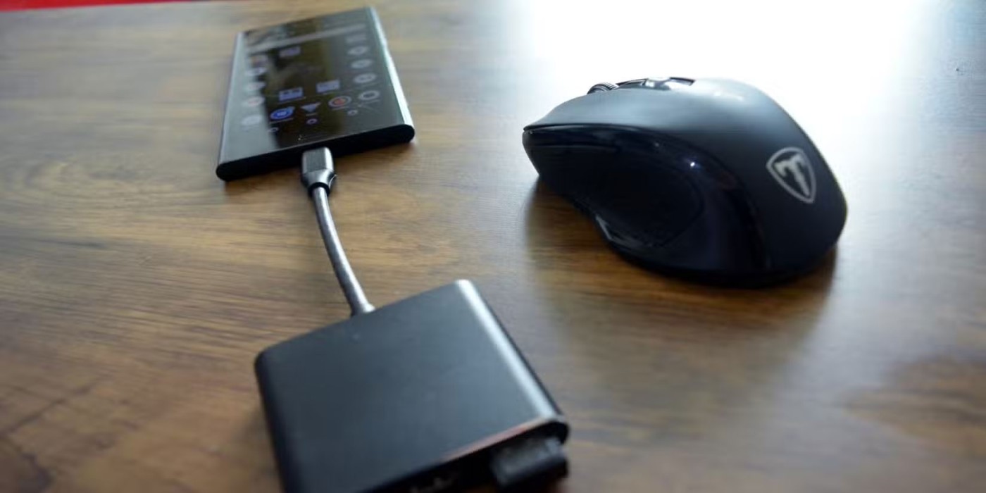 10 įrenginių, kuriuos galima prijungti prie išmaniojo telefono įkrovimo prievado