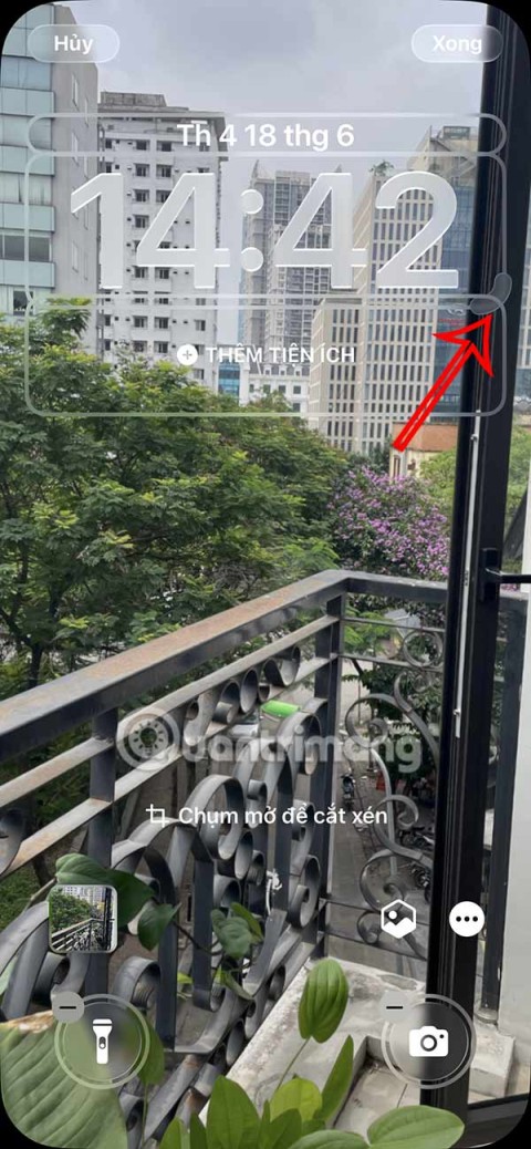 Pokyny na zväčšenie hodín na uzamknutej obrazovke iPhonu