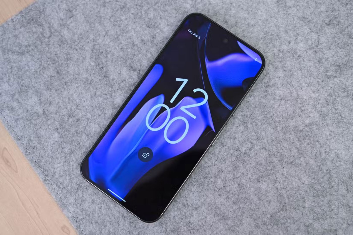 Slik aktiverer og bruker du Avansert beskyttelse i Android 16