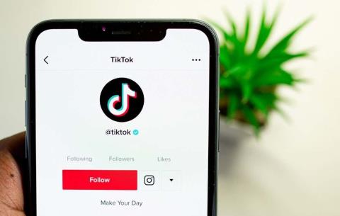 Com afegir imatges a TikTok