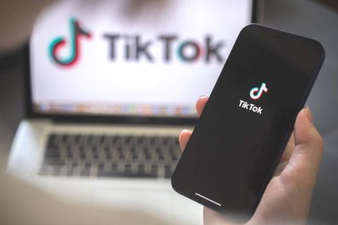 Com eliminar una marca daigua de Tik Tok