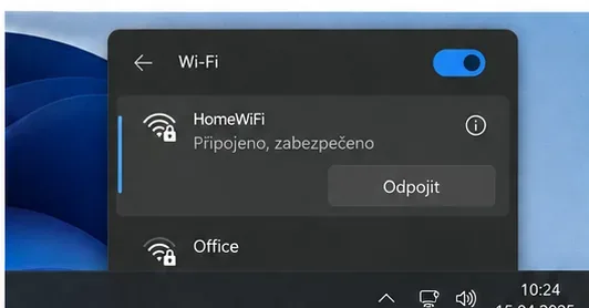 Panel Wi‑Fi ve Windows se stavem připojené sítě při kontrole počítače před restartem cloudového klienta
