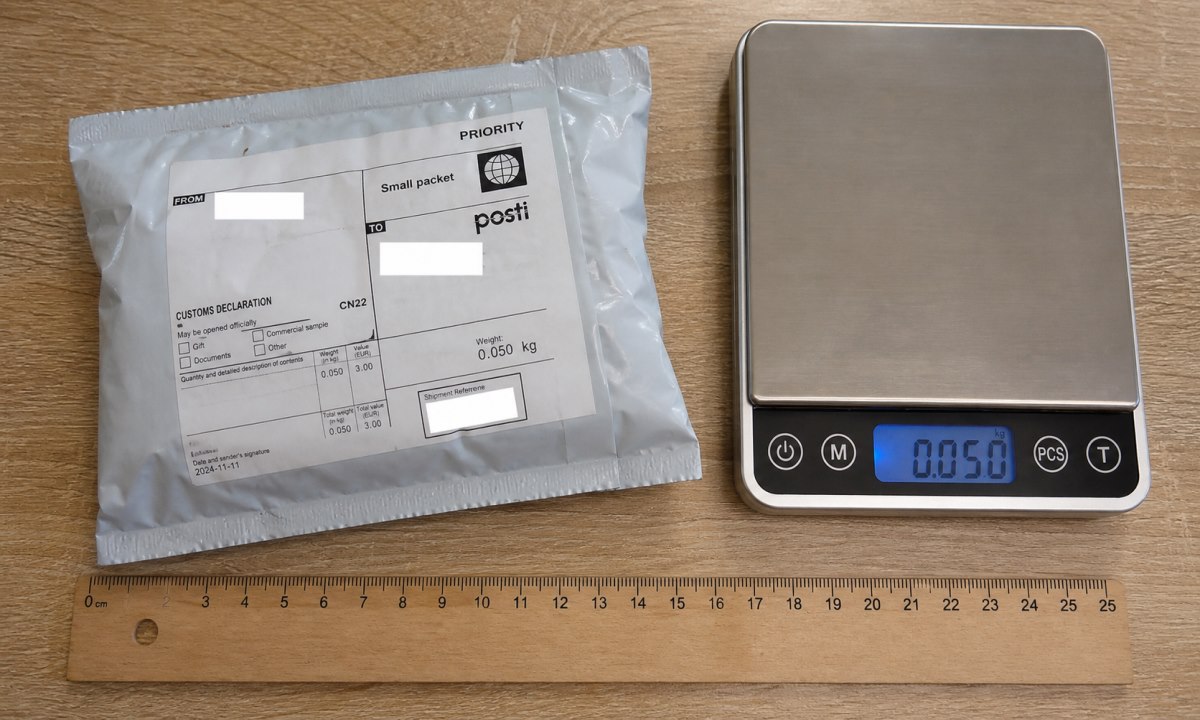 Pienoislähetys ulkomaille koko ja hintavertailu